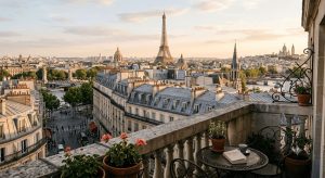 Flâneries parisiennes : Les secrets et monuments incontournables de la Ville Lumière